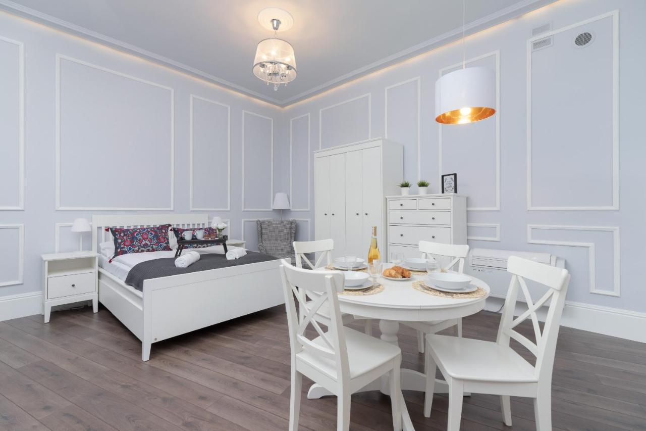 Perla Starego Miasta Kamienica Czapskich By Noclegi Renters Krakow Exterior photo